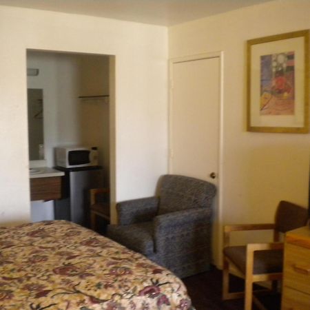 Best Economy Inn & Suites Μπέικερσφιλντ Δωμάτιο φωτογραφία