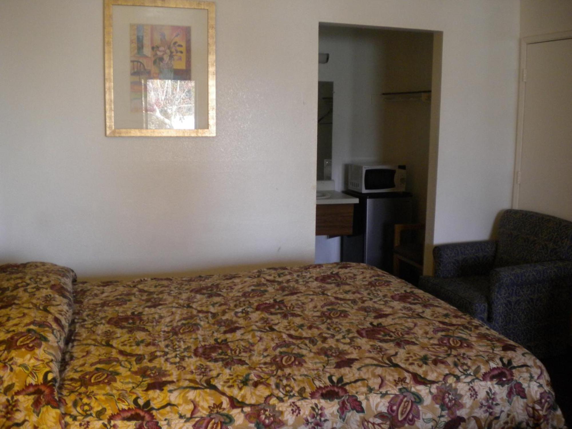 Best Economy Inn & Suites Μπέικερσφιλντ Δωμάτιο φωτογραφία