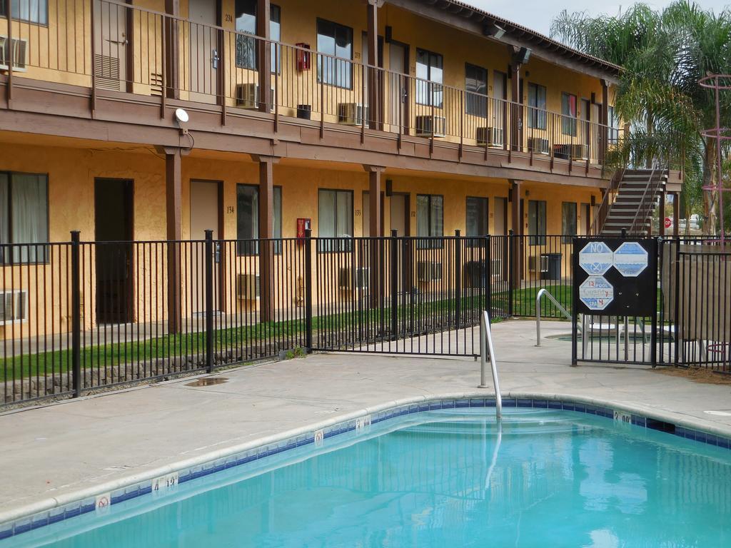 Best Economy Inn & Suites Μπέικερσφιλντ Εξωτερικό φωτογραφία