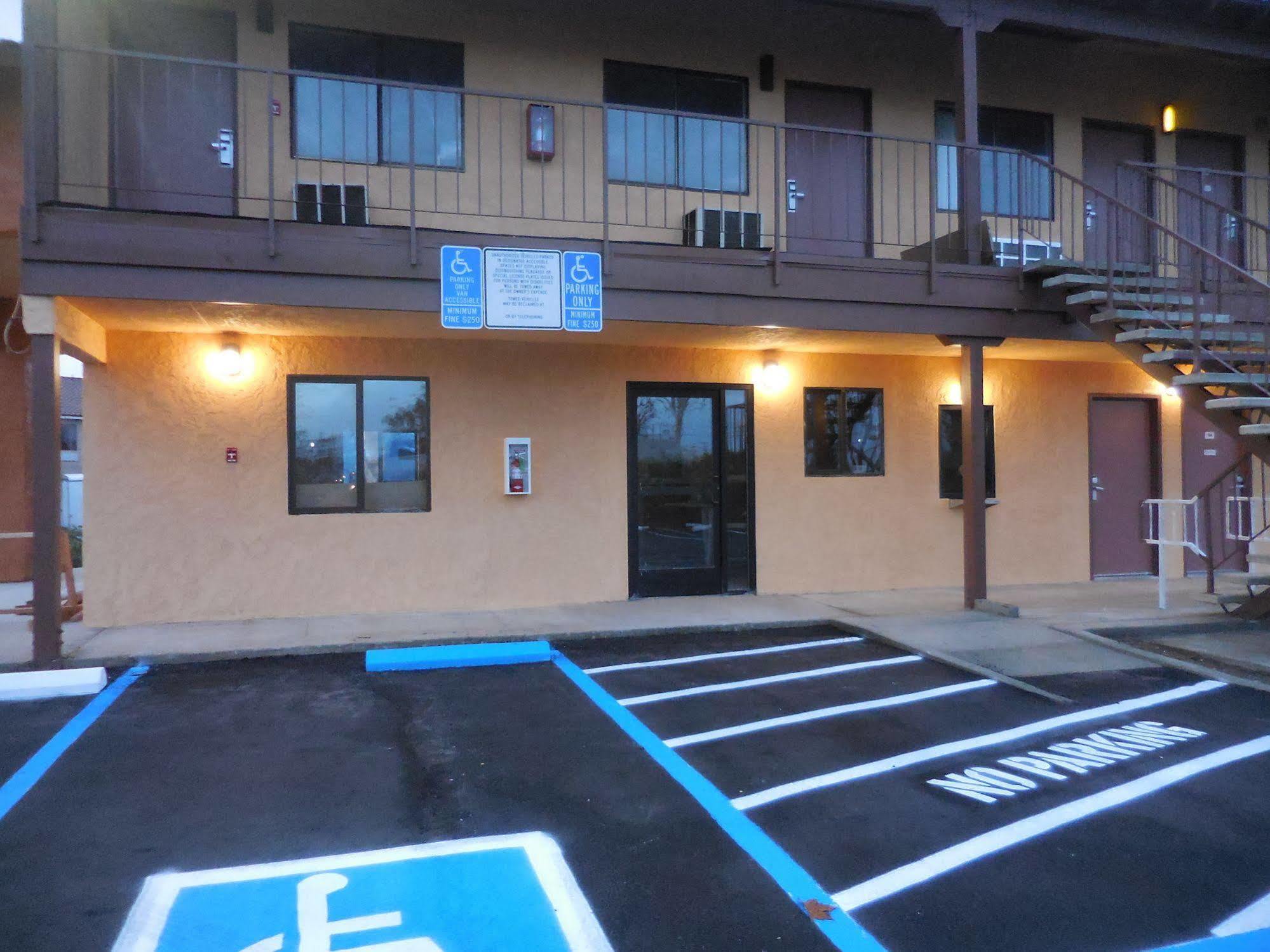 Best Economy Inn & Suites Μπέικερσφιλντ Εξωτερικό φωτογραφία